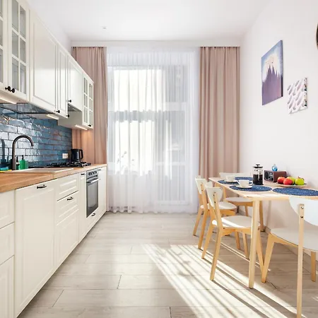 True Colors Old Town - Wawel&vistula River - Homelike