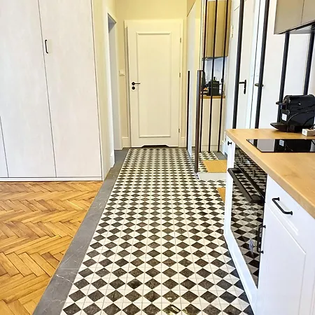 True Colors Old Town - Wawel&vistula River - Homelike