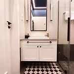 True Colors Old Town - Wawel & Vistula River - Homelike Apartment Krakau