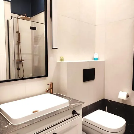 True Colors Old Town - Wawel & Vistula River - Homelike