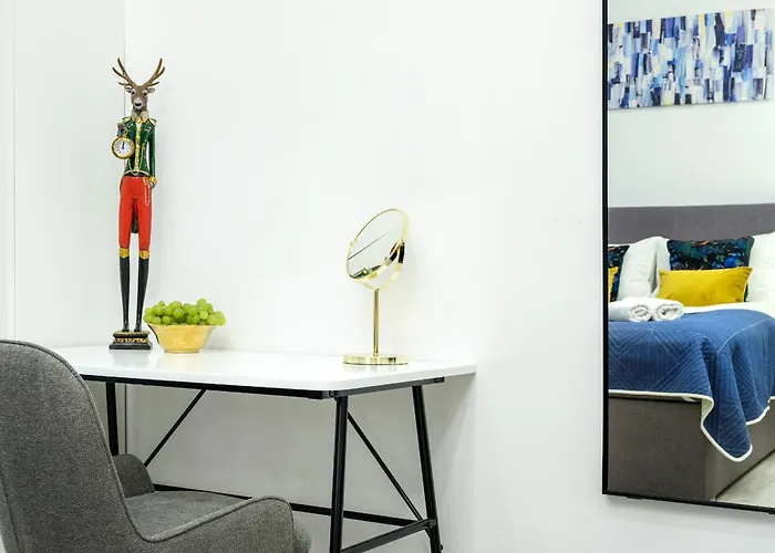 True Colors Old Town - Wawel & Vistula River - Homelike Kraków