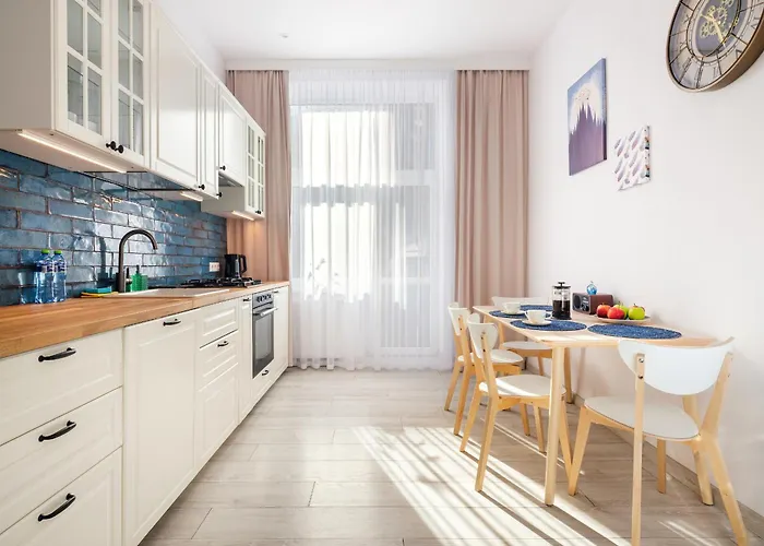 True Colors Old Town - Wawel & Vistula River - Homelike