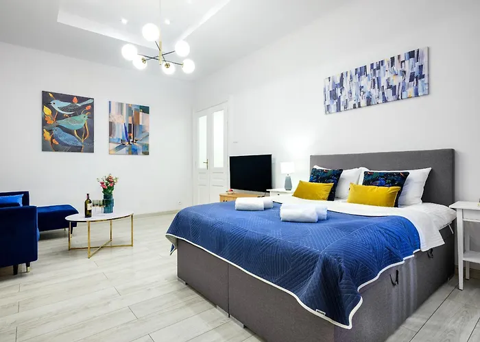 True Colors Old Town - Wawel & Vistula River - Homelike