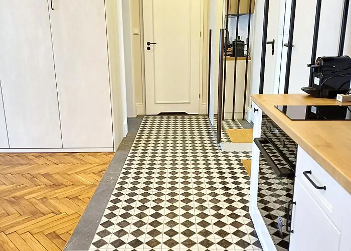 True Colors Old Town - Wawel & Vistula River - Homelike