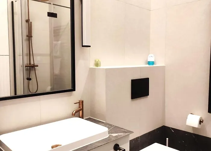 True Colors Old Town - Wawel & Vistula River - Homelike